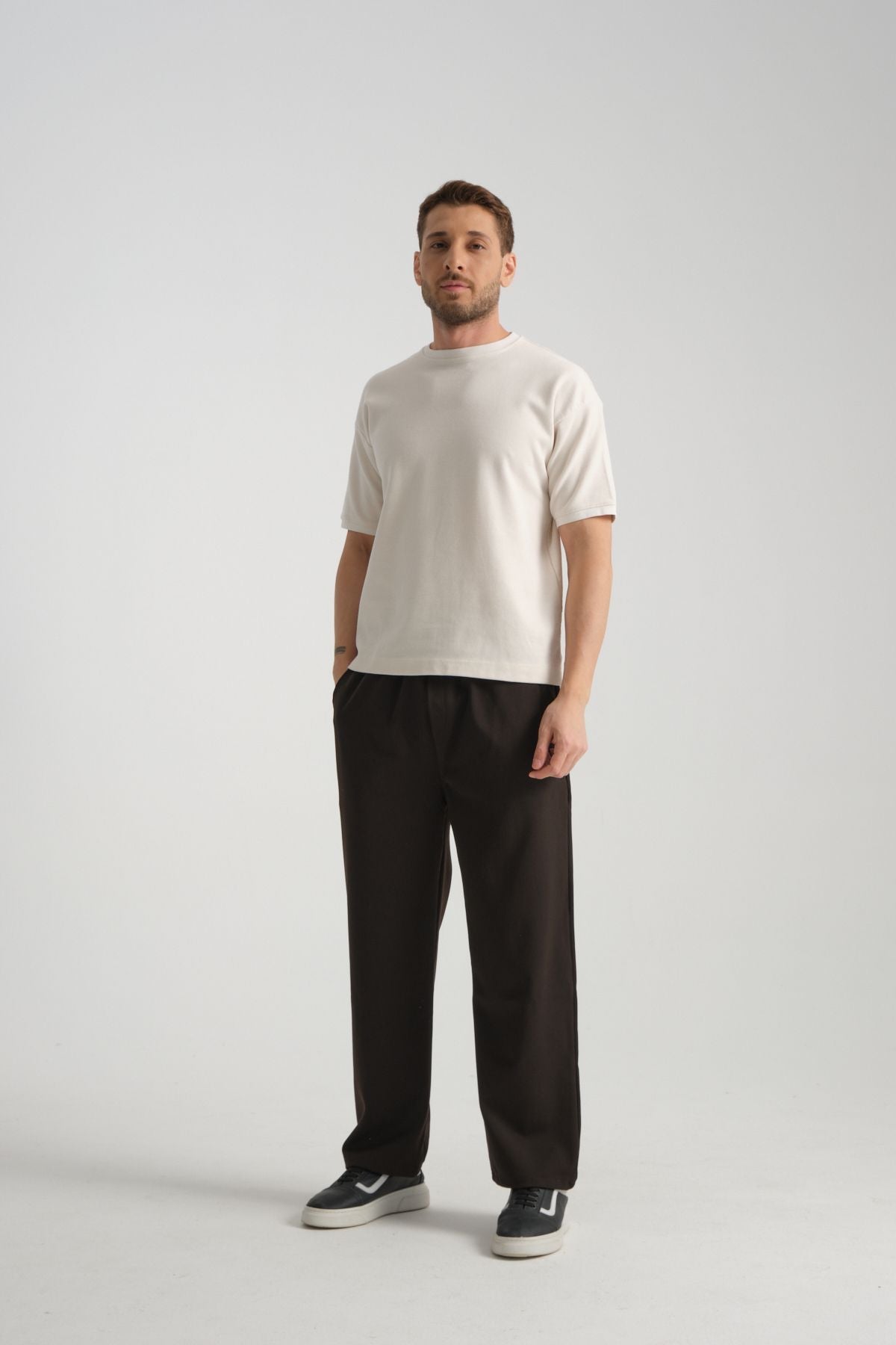 Erkek Kumaş Pantolon Altına Spor Ayakkabı Giyilir Mi? - Redline